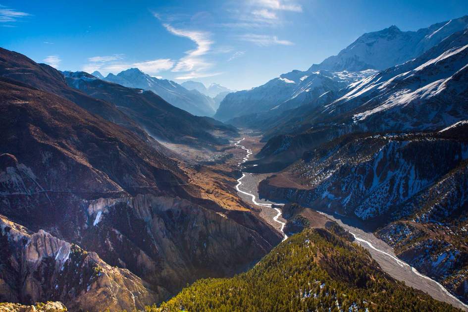 Mountain village and route scenery on the Annapurna Circuit Trek